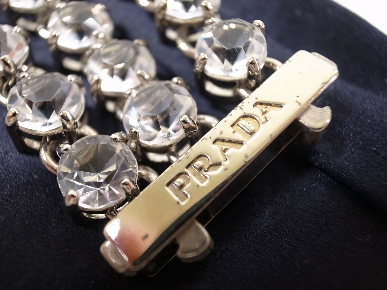 期間限定お値下げ中‼️【良品✨】PRADA プラダ　ブレスレット　箱付き PRADA プラダ ブレスレット 箱付 - メルカリ