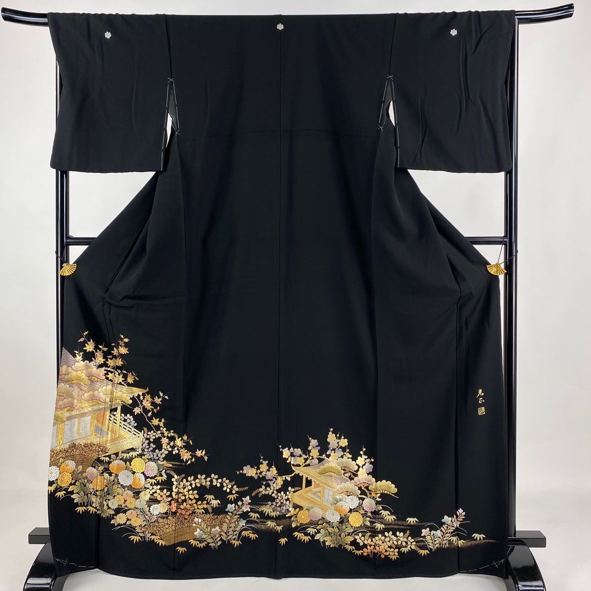 黒留袖 身丈167.5cm 裄丈68cm L 袷 和田光正 落款 建物 菊 金銀彩 黒 正絹 名品