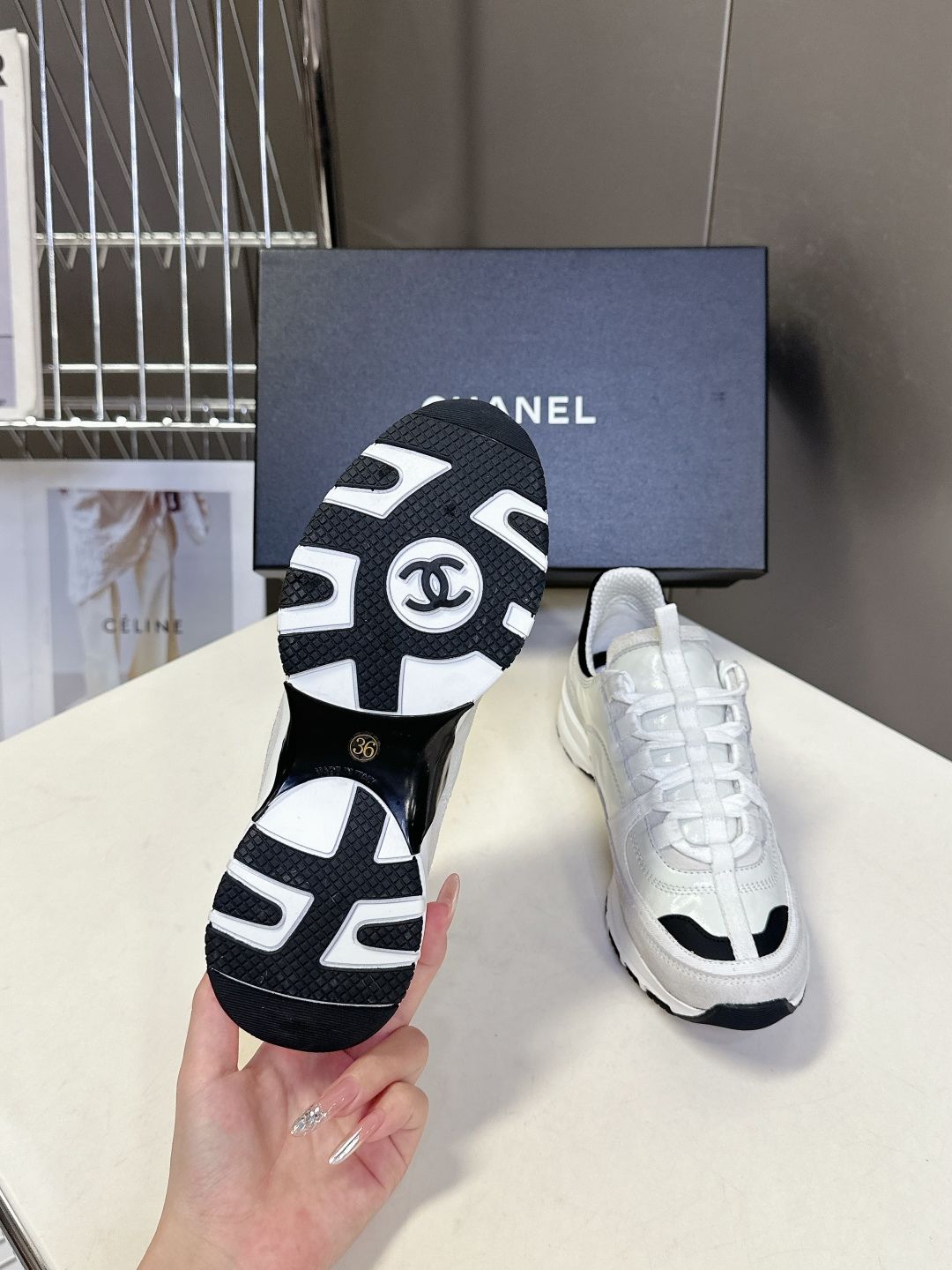 【25A♢ラグジュアリーな輝き♢】CHANEL *スニーカー CHANEL シャネル 25A カジュアル スニーカー02-2 - メルカリ