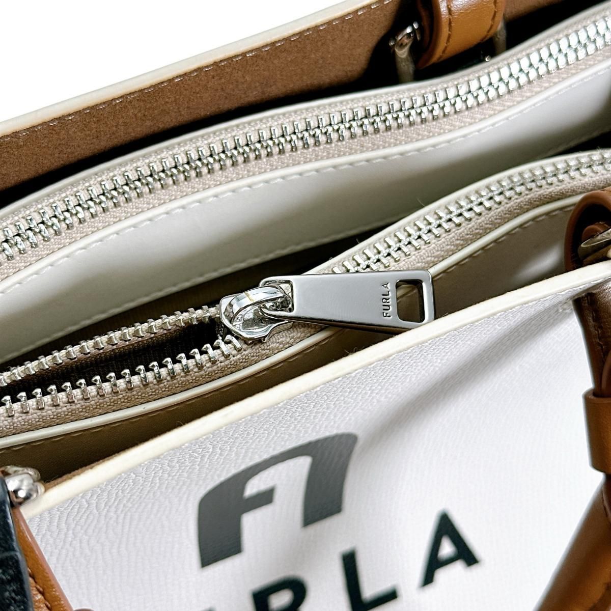 フルラ WB00725 肩掛けバッグ 2wayバッグ ヴァーシティ スタイル