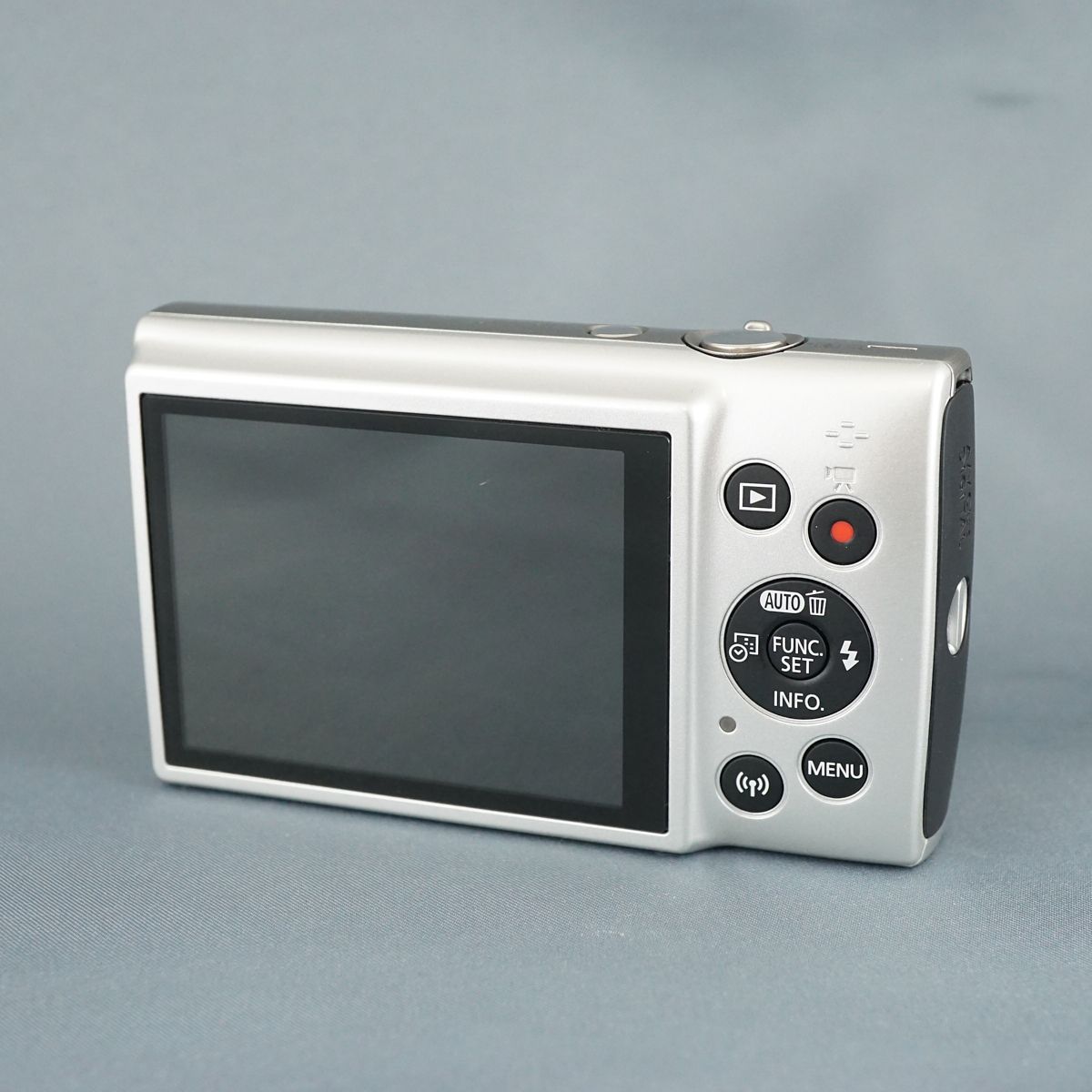 Canon IXY 210 USED美品 デジタルカメラ 本体＋バッテリー 光学10倍ズーム コンデジ 軽量 Wi-Fi シルバー 完動品 即日発送  安心保証 CP3099