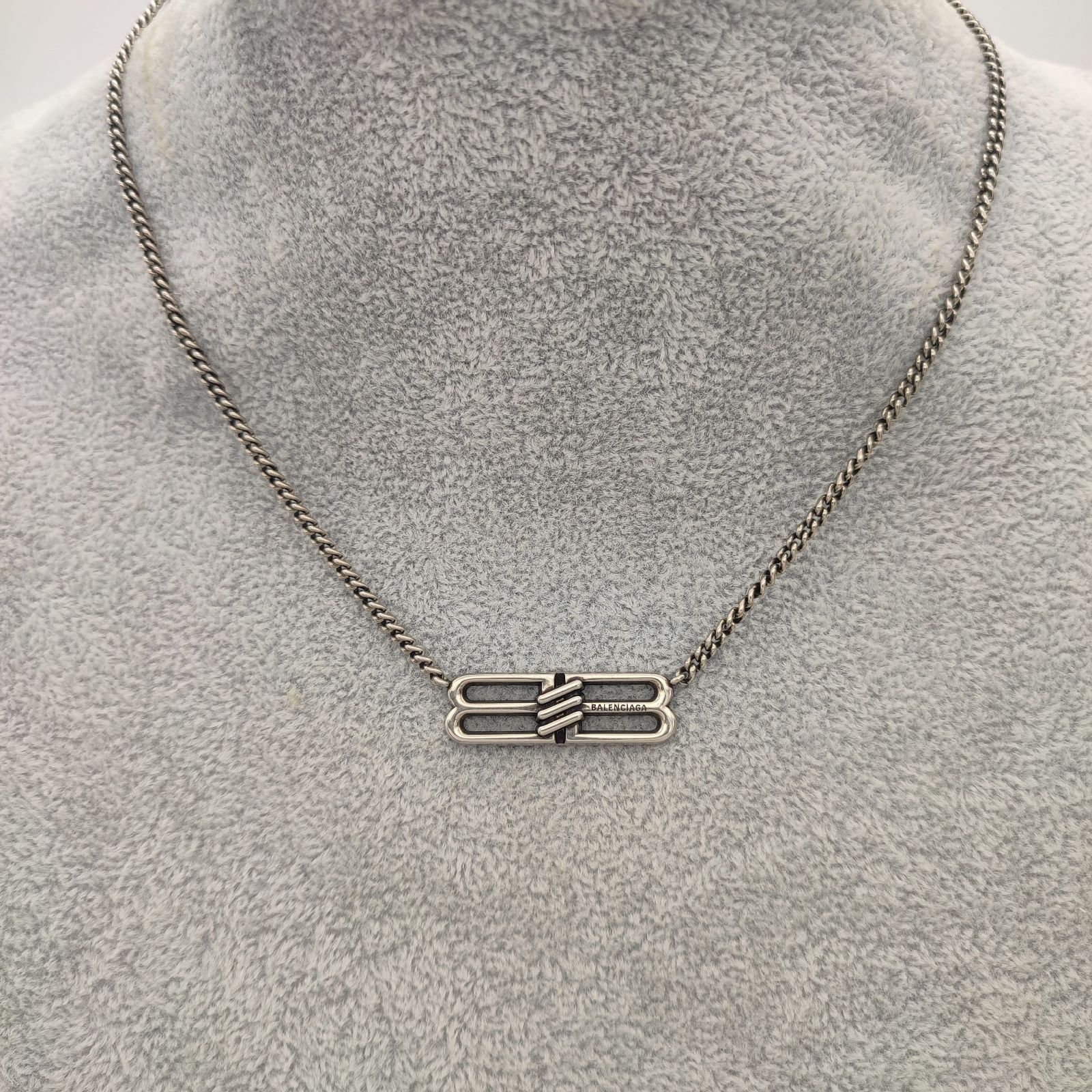 バレンシアガ　BBアイコンネックレス　ロゴプレート　シルバー 超美品】BALENCIAGA バレンシアガ BBアイコンネックレス ロゴ