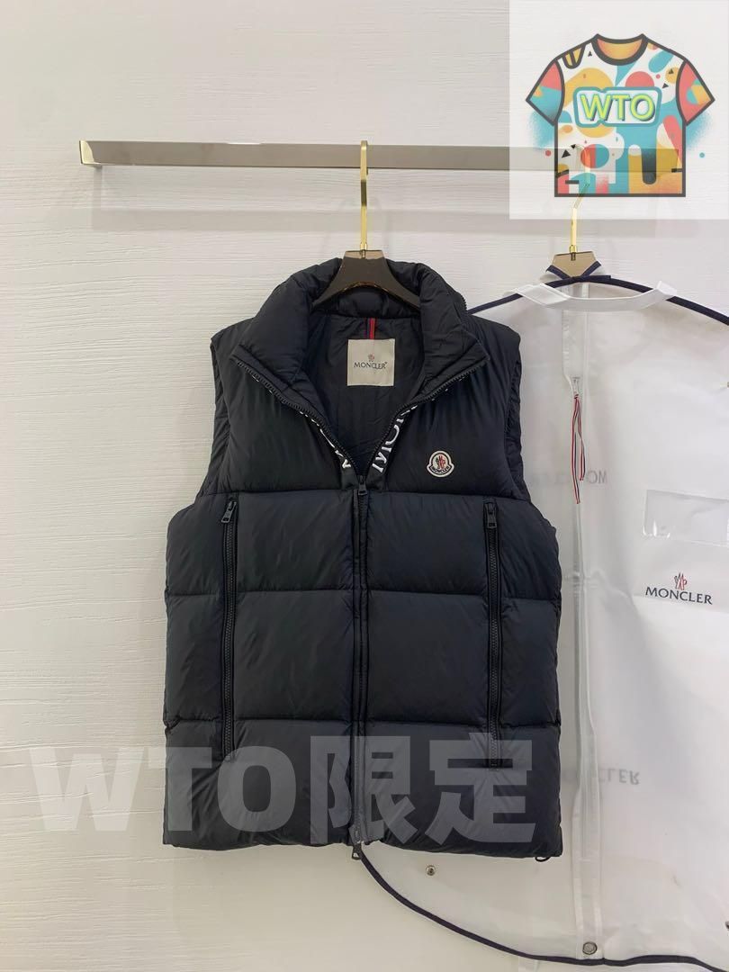 MONCLER ブラック ダウンベスト　美品中古品 XXL サイズ表記4 MONCLER ブラック ダウンベスト 美品中古品 XXL サイズ表記4