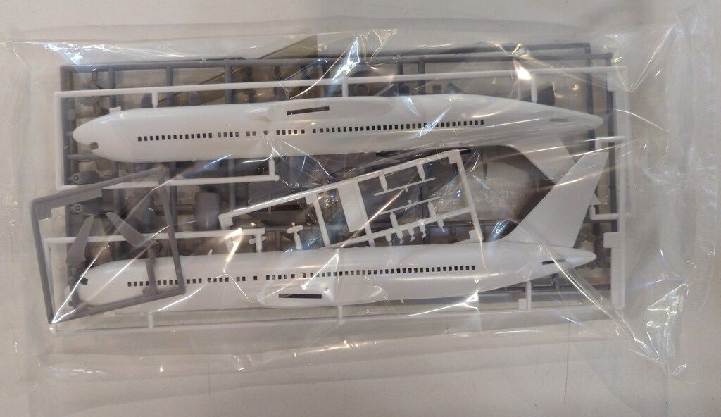ハセガワ 1/200 旅客機 ANAボーイング767-300 w/ウイングレット`B767