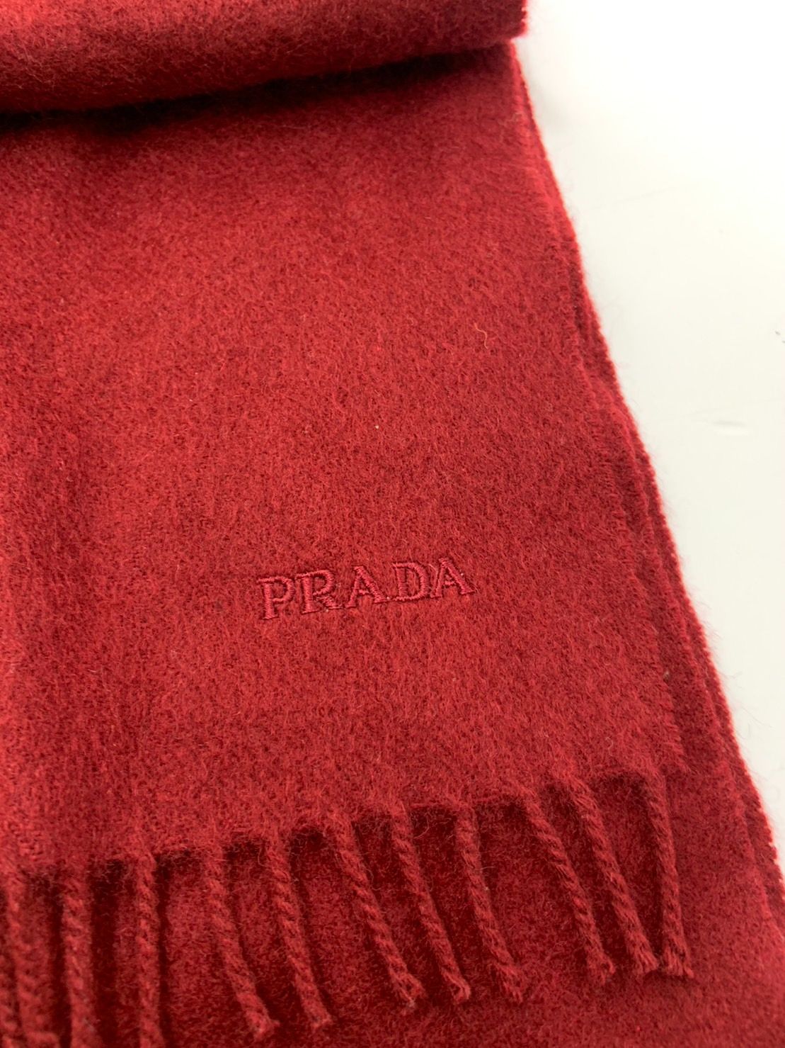 美品】PRADA マフラー レッド ユニセックス 冬物 S12169 - 4Rメルカリ