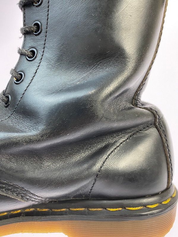 ドクターマーチン 10HOLE