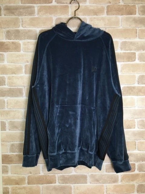【中古】23AW 日本製 NEEDLES ﾆｰﾄﾞﾙｽ TRACK HOODY C/PE VELOUR ﾄﾗｯｸ ﾌｰﾃﾞｨｰ ﾍﾞﾛｱ ﾊﾟｰｶｰ ﾌﾟﾙｵｰﾊﾞｰ NS252 ﾌﾞﾙｰ系 L 33871367
