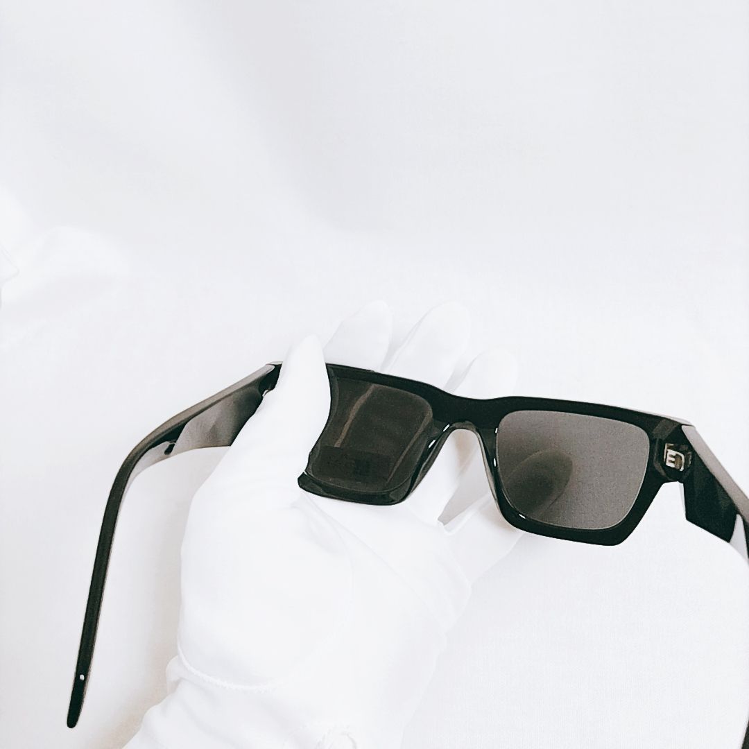 新品未使用】PRADA プラダ シンボル サングラス PRA06S - メルカリ