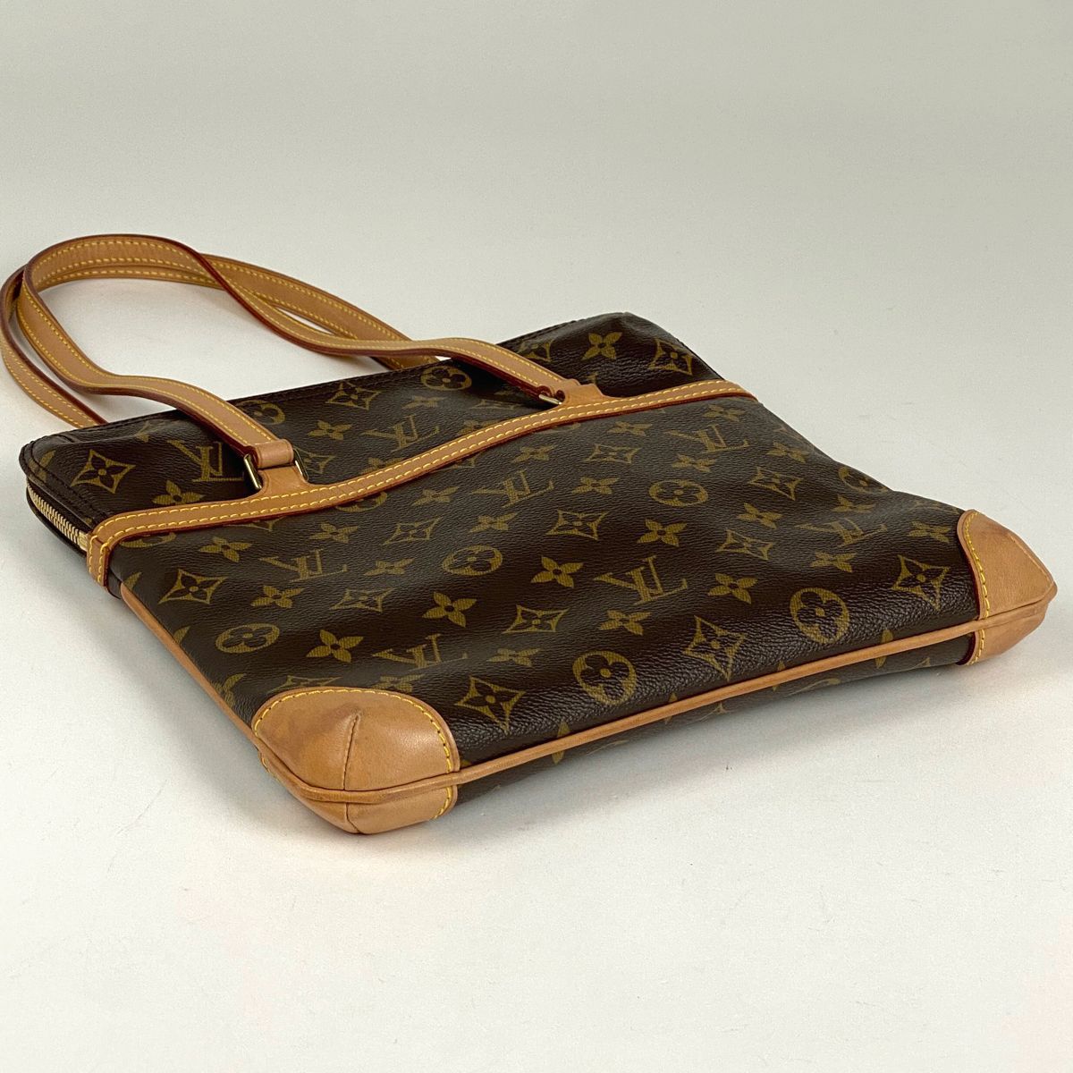 ルイ・ヴィトン Louis Vuitton クーサン GM 肩掛け ショルダーバッグ  