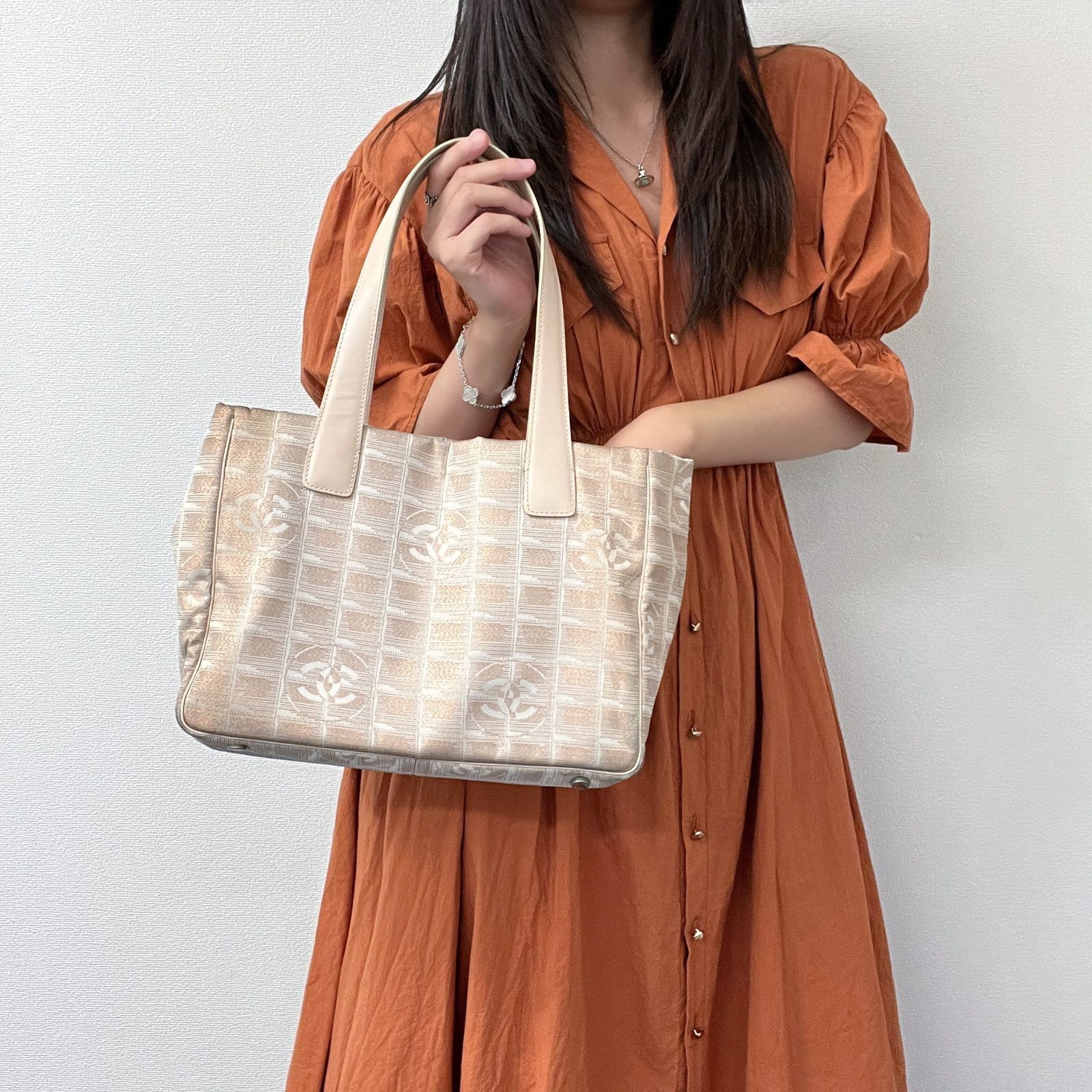 シャネル ニュートラベルライン ココマーク トートバッグ ナイロン ベージュ シャネル ニュートラベルライン ココマーク トートバッグ ナイロン