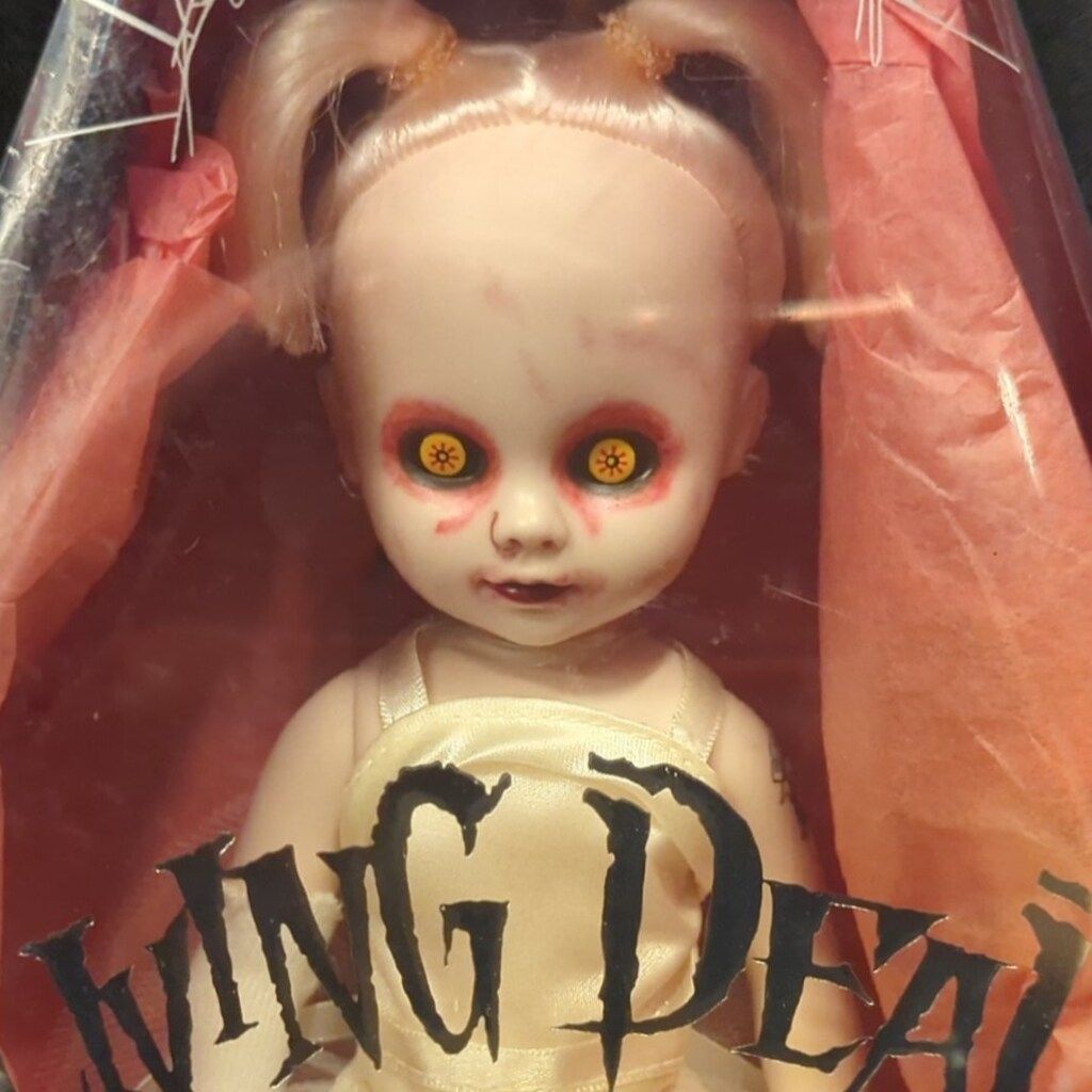【新品未開封】メズコ リビングデッドドールズ Agrat Bat Mahlat Amazon.co.jp: Agrat Bat Mahlat Living Dead Dolls Series 24