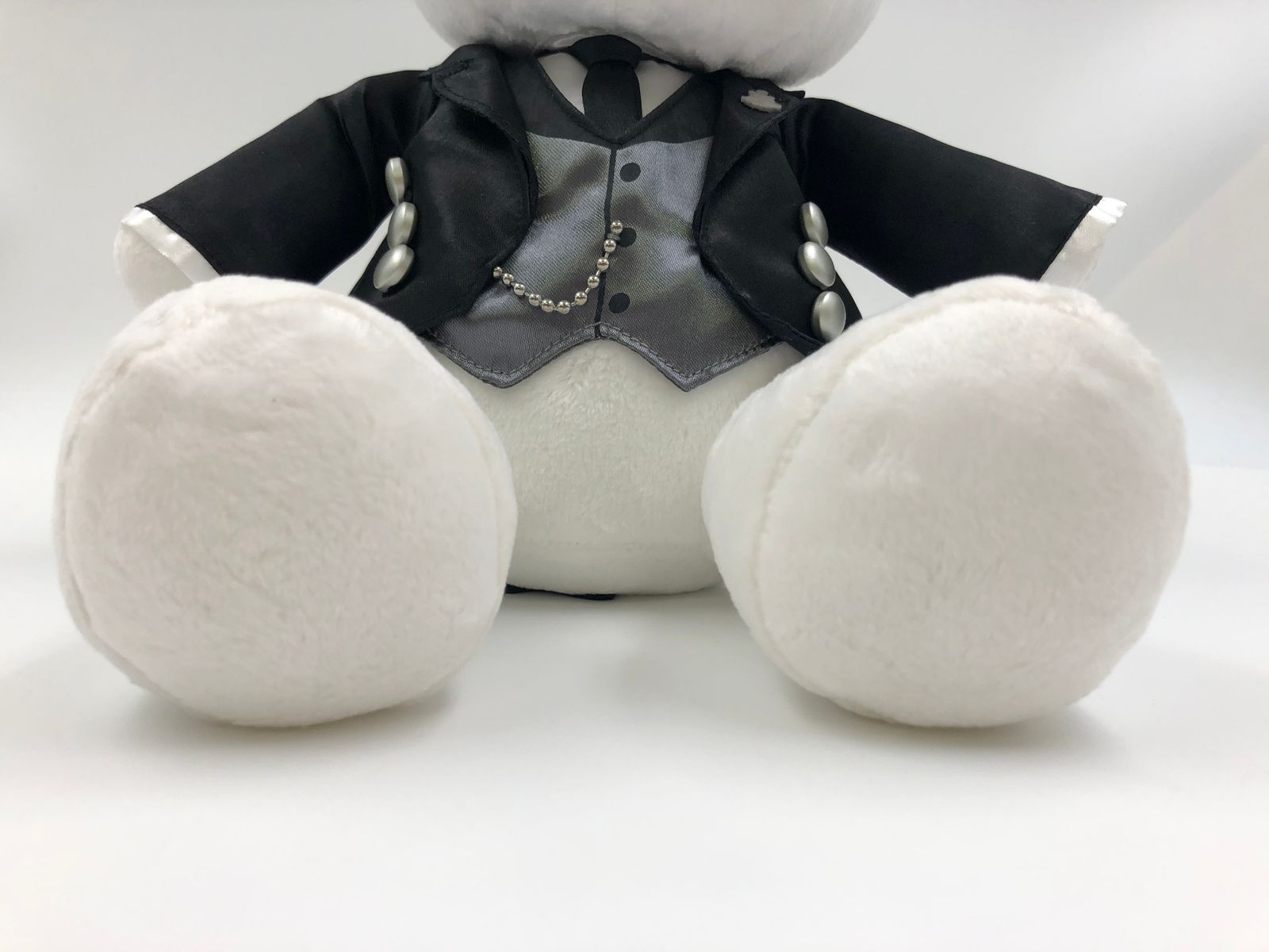 ぬいぐるみ　[タグ有・美品] ビッグビターラビット(セバスチャンver.) ぬいぐるみ 「一番くじ 黒執事～Book of Circus～」 ダブルチャンスキャンペーン 黒執事くじ、セバス衣装のうさぎぬいぐるみも - コミックナタリー