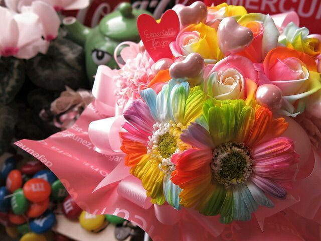レインボーローズ 花束風 プリザーブドフラワー ケース付き
