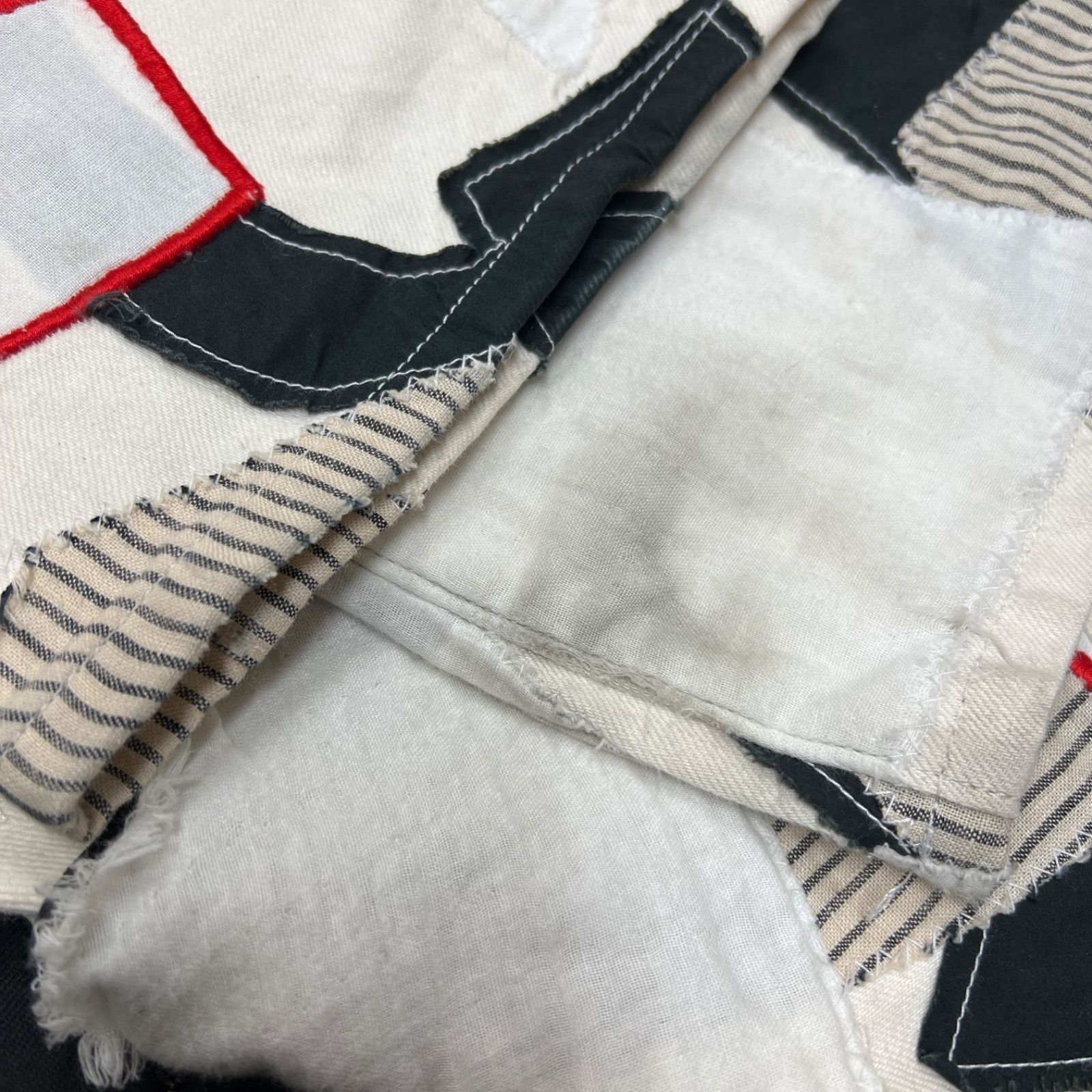 パッチワークデザイン デニムパンツ Khoki KHOKI 21SS パッチワークデニムパンツ 刺繍デザイン ジーンズ