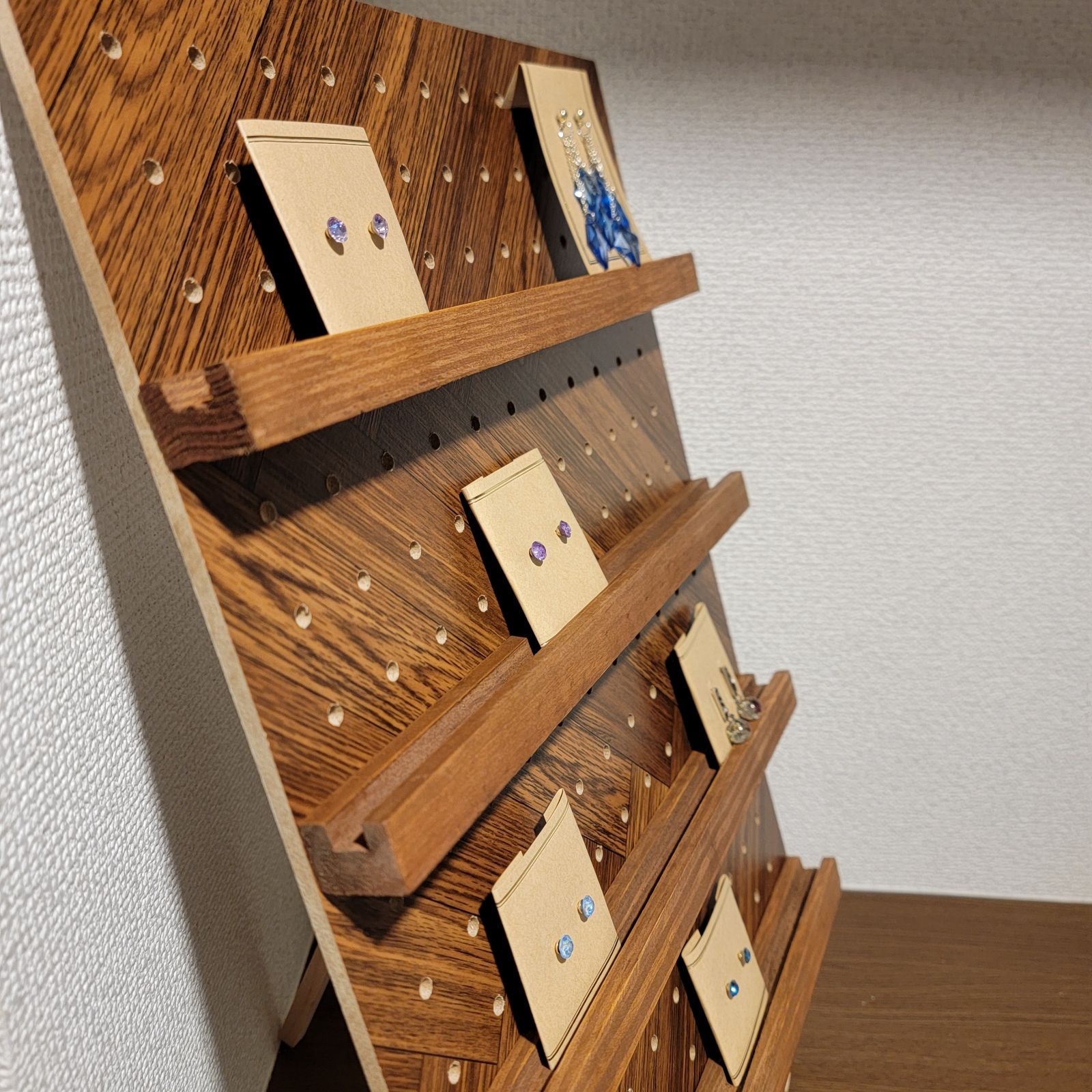 新品】【ハンドメイド】アクセサリー ディスプレイ 什器 イーゼル付き