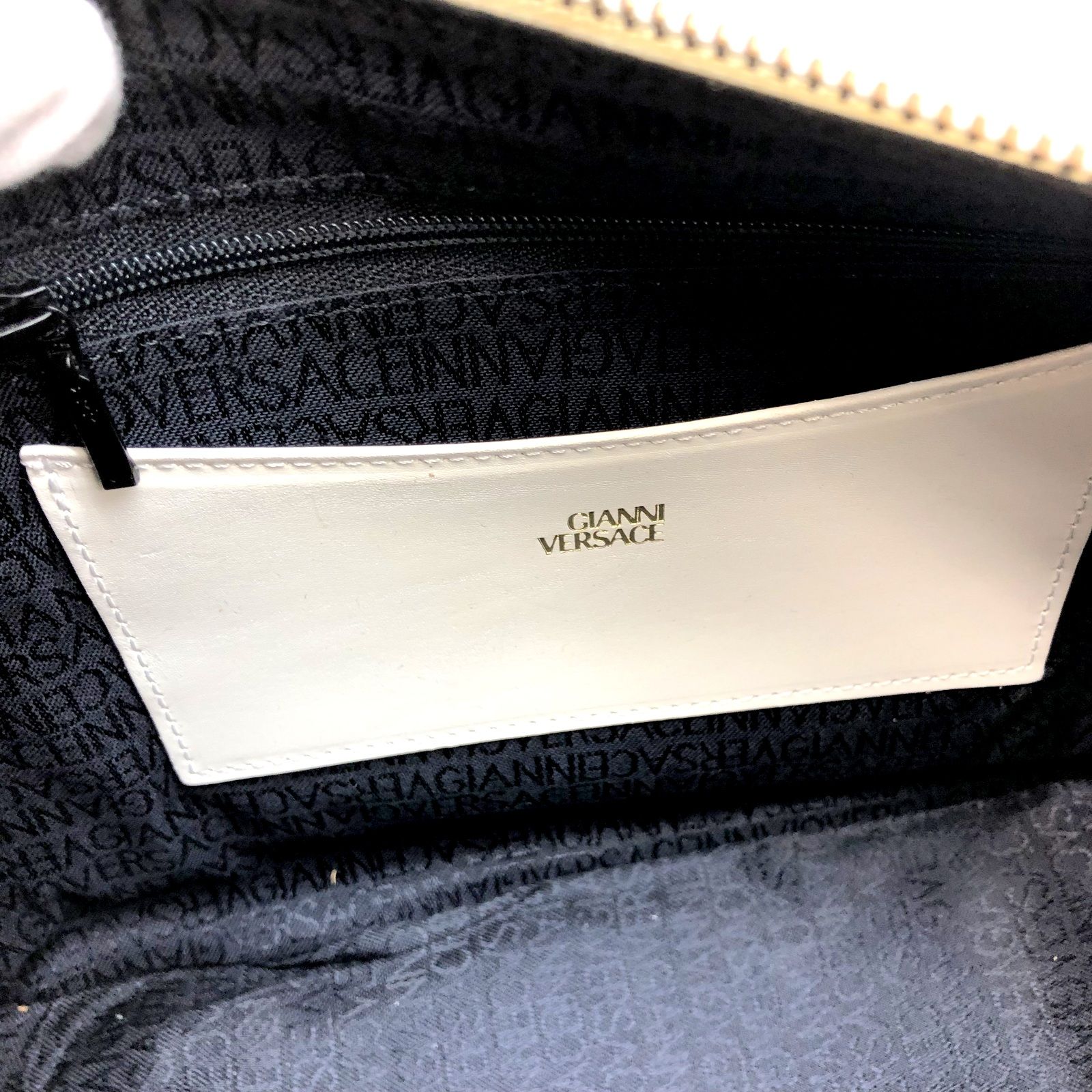 VERSACE バニティバッグ オーストリッチ 型押し レザー ホワイト VERSACE バニティバッグ オーストリッチ型押しレザー ホワイト