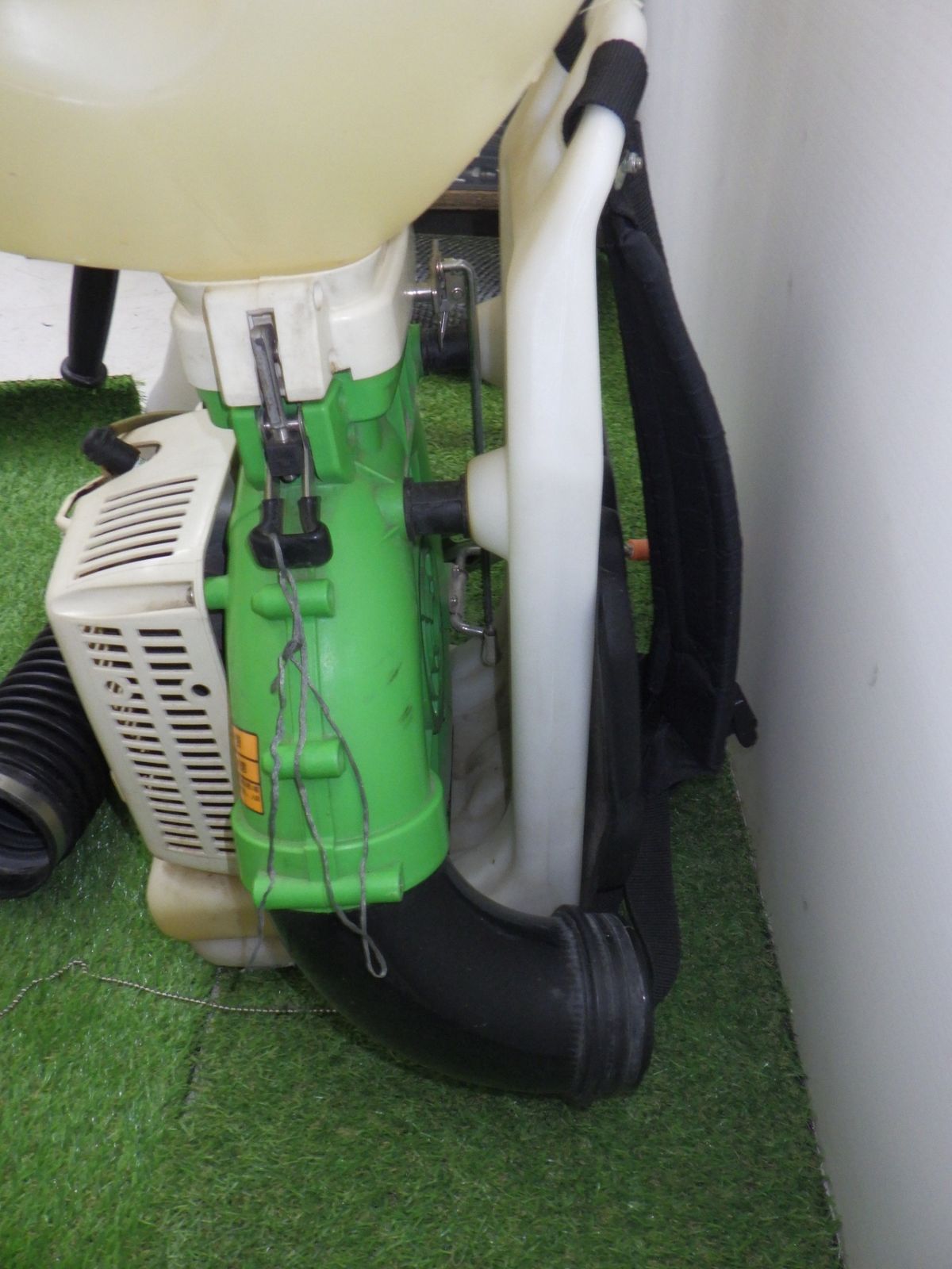 共立背負動力肥料散布機 共立 動力散布機 DME605G （メロンさん） 共立