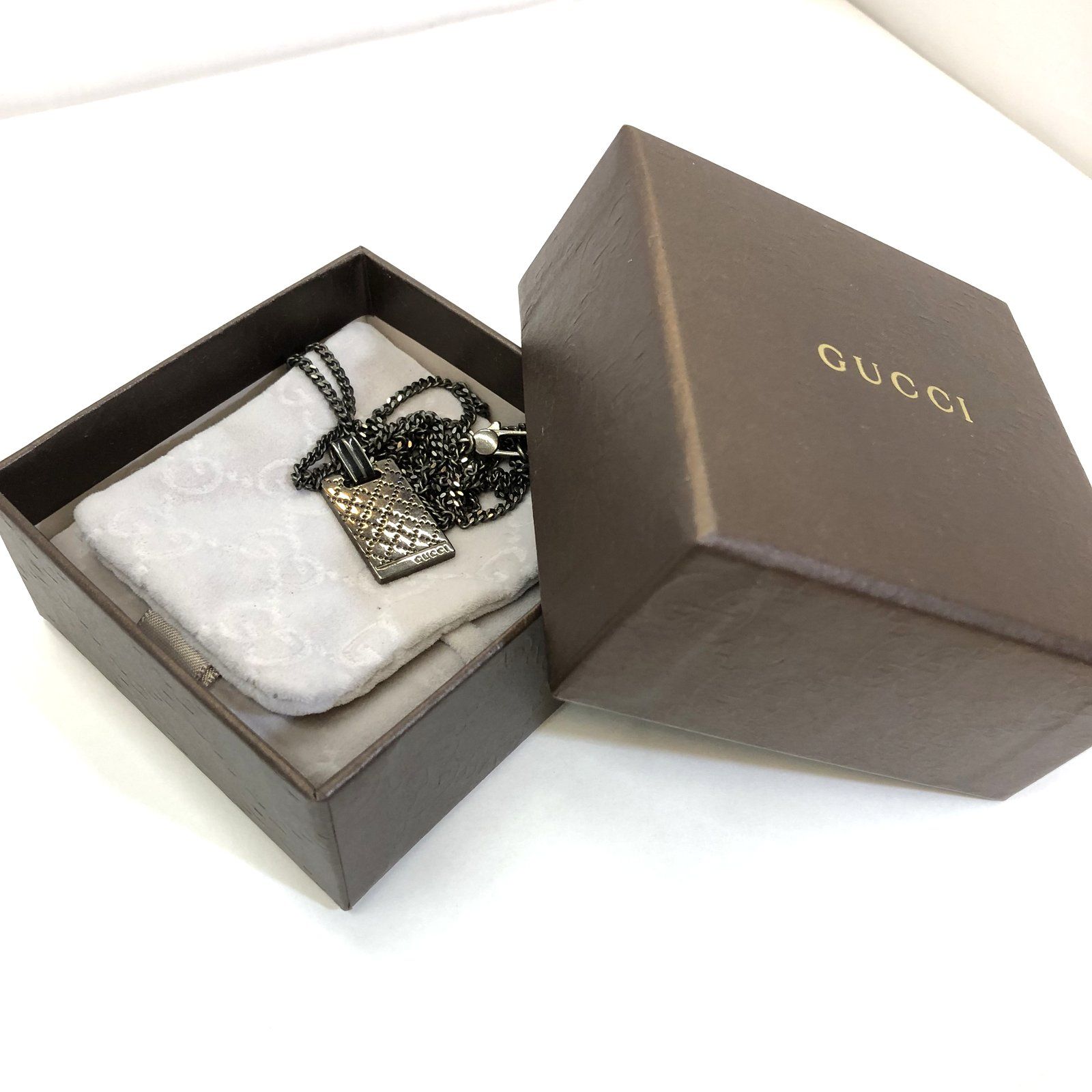 GUCCI グッチ ネックレス ディアマンテ スクエアプレート ロゴ - メルカリ