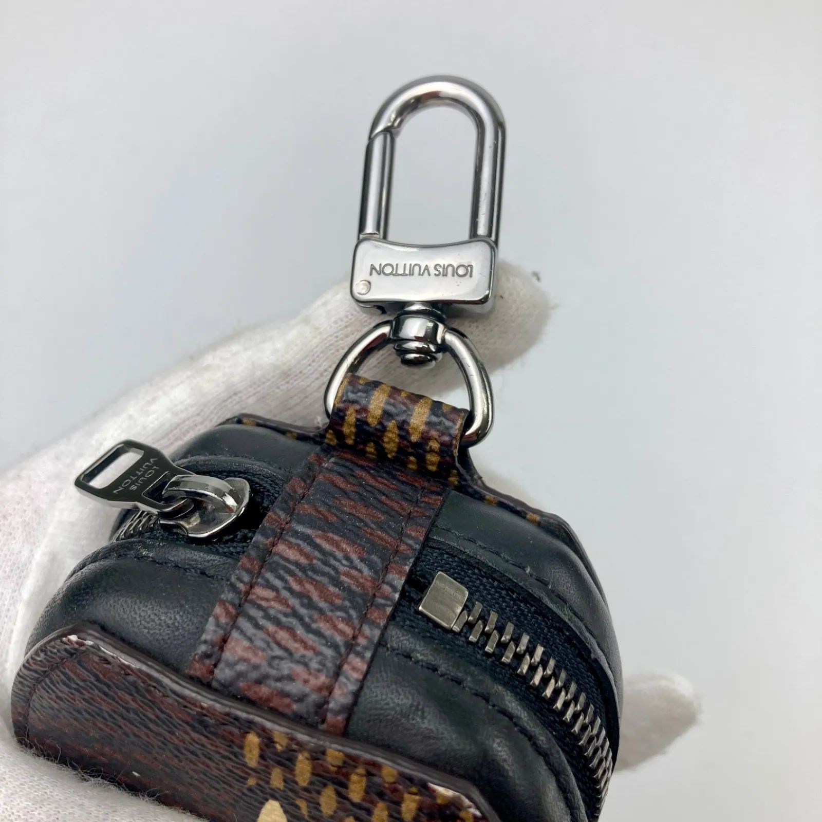 オープニング価格 【希少】LOUIS VUITTON ルイヴィトン イヤフォンケース エテュイ・イヤホン ダミエジャイアント ダック  2020NIGOコラボ GI0494 - メルカリ