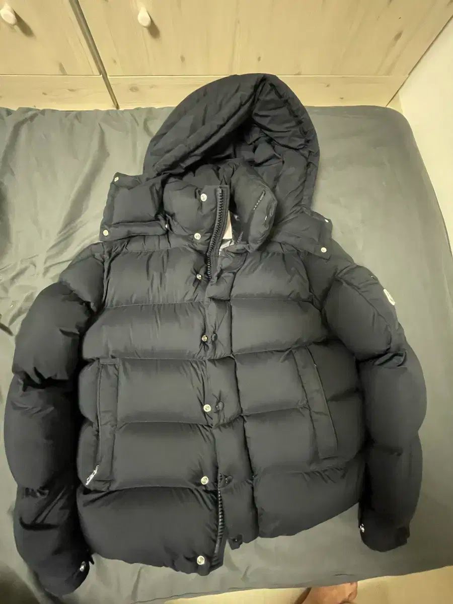 MONCLER モンクレール ベゼール