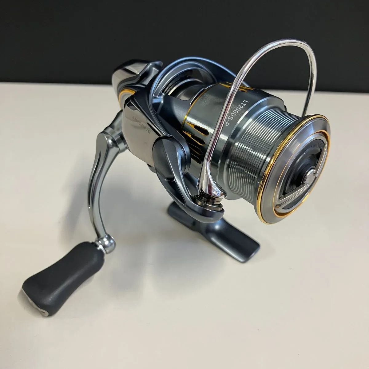 【併売】DAIWA ダイワ 23 AIRITY エアリティ LT2000S-P スピニングリール【むつ73-0120】