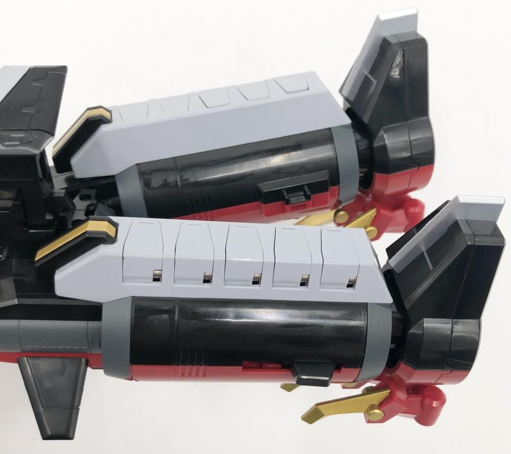 【中古】開封 グッドスマイルカンパニー 劇場版 グリッドマン ユニバース THE合体 合体竜人 DXダイナゼノン[17][240017703254] 中古】開封 グッドスマイルカンパニー 劇場版 グリッドマン