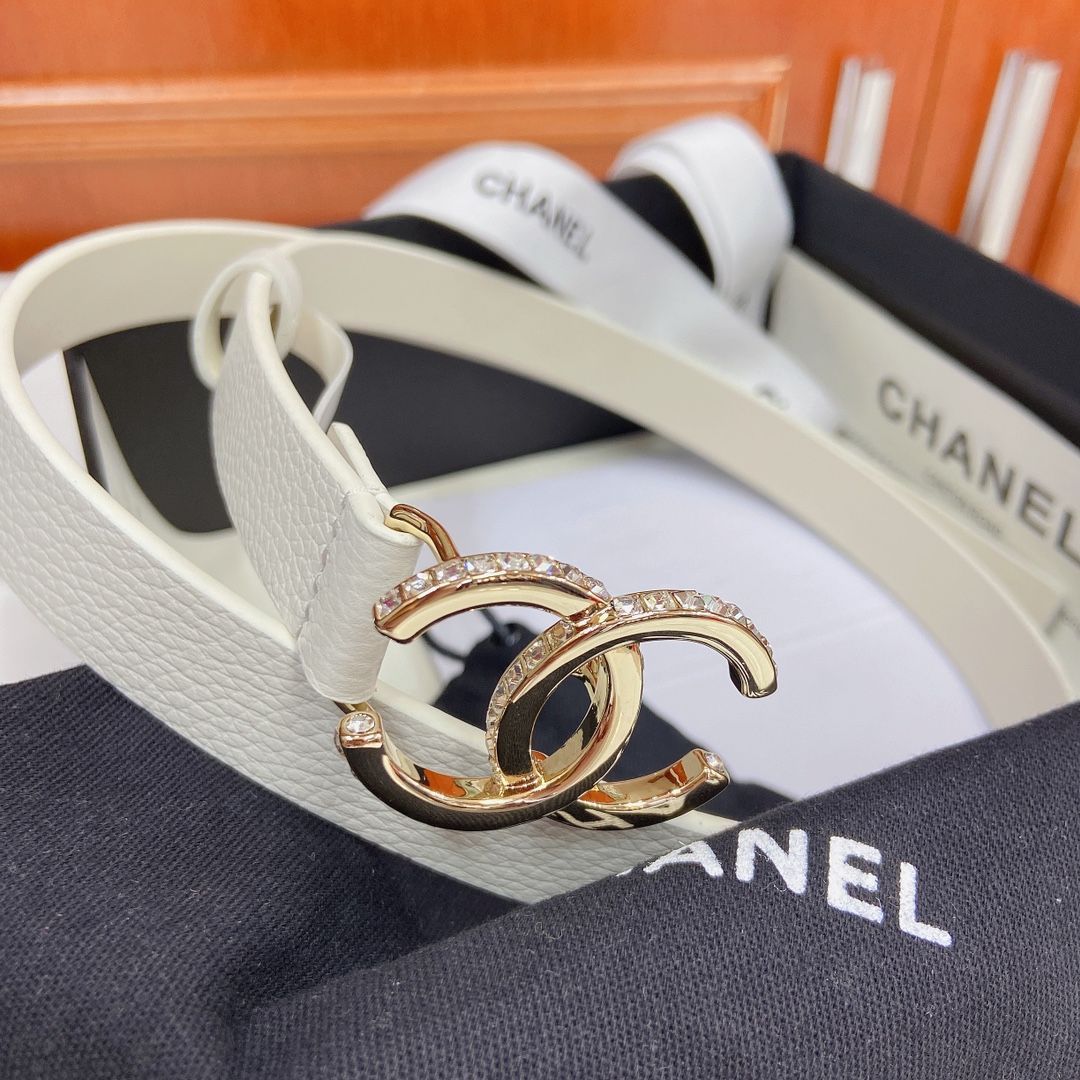 CHANELベルト(お値下げ) 編み込みレザーがコーデのアクセントに♪】シャネル ベルト