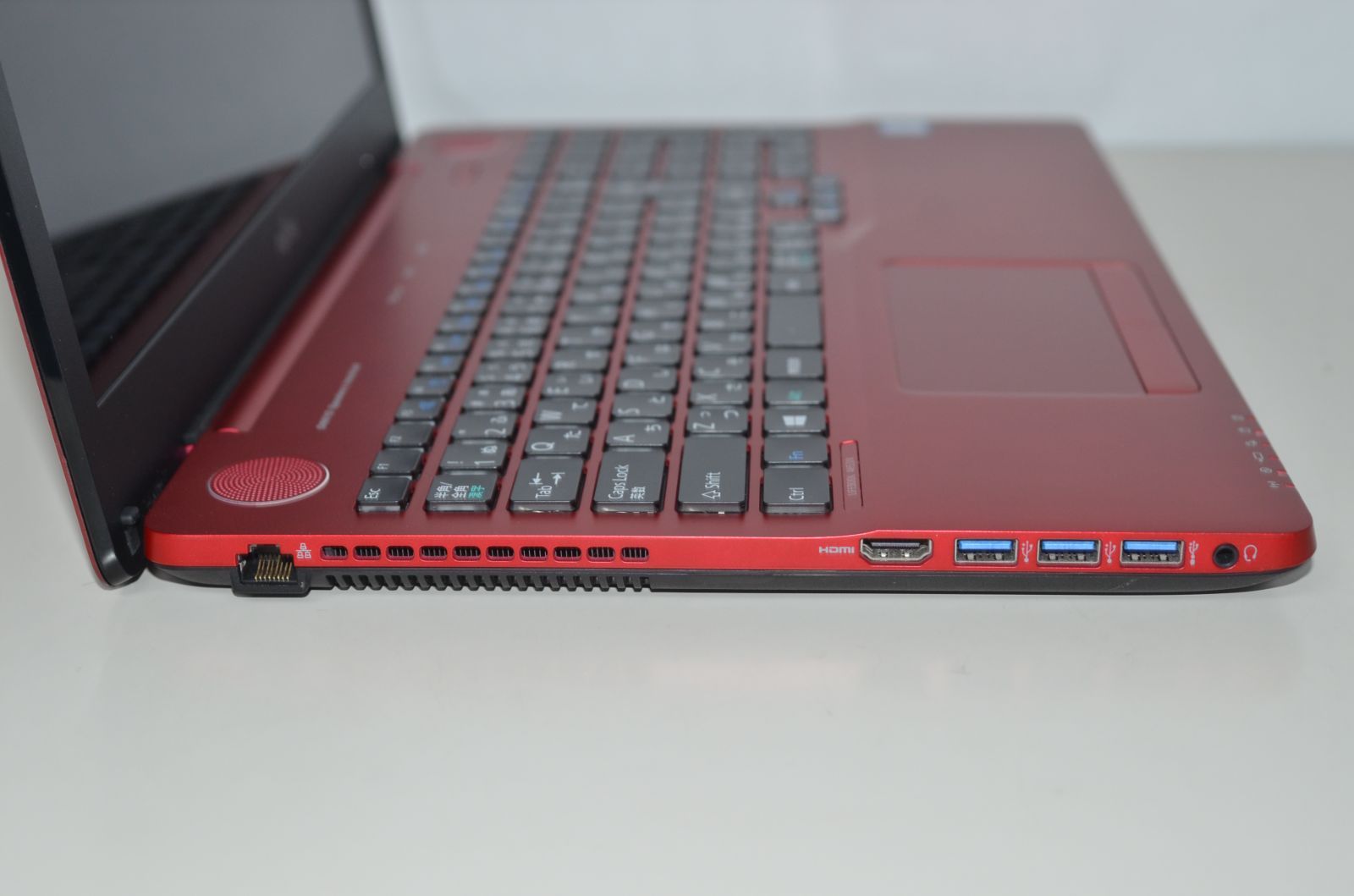 中古良品ノートパソコン 富士通 AH53/A3 Windows11+office 爆速SSD512GB core i7-6700HQ/メモリ8GB/15.6インチ/WEBカメラ/無線/ブルーレイ 中古良品ノートパソコン 富士通 AH53/A3 Windows11+office 爆速