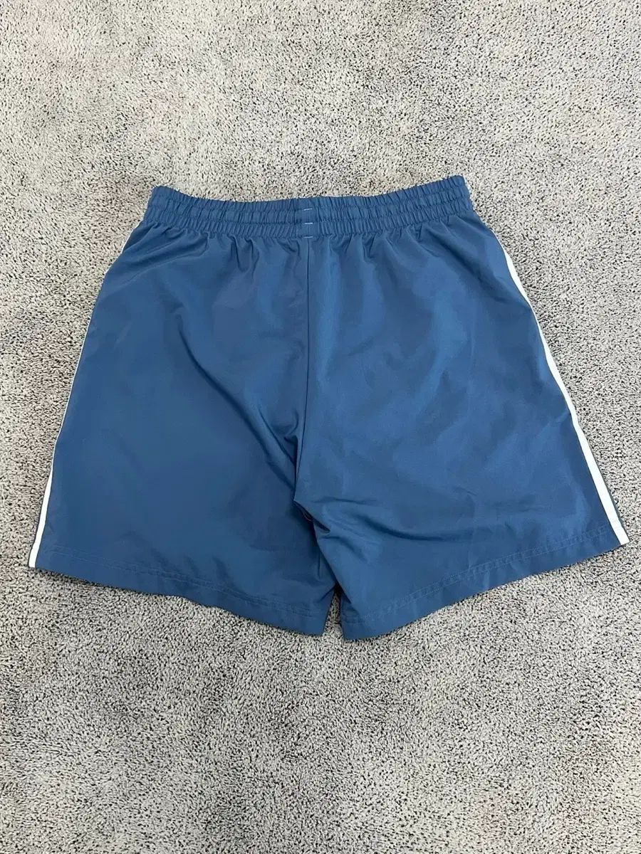 adidas アディダス