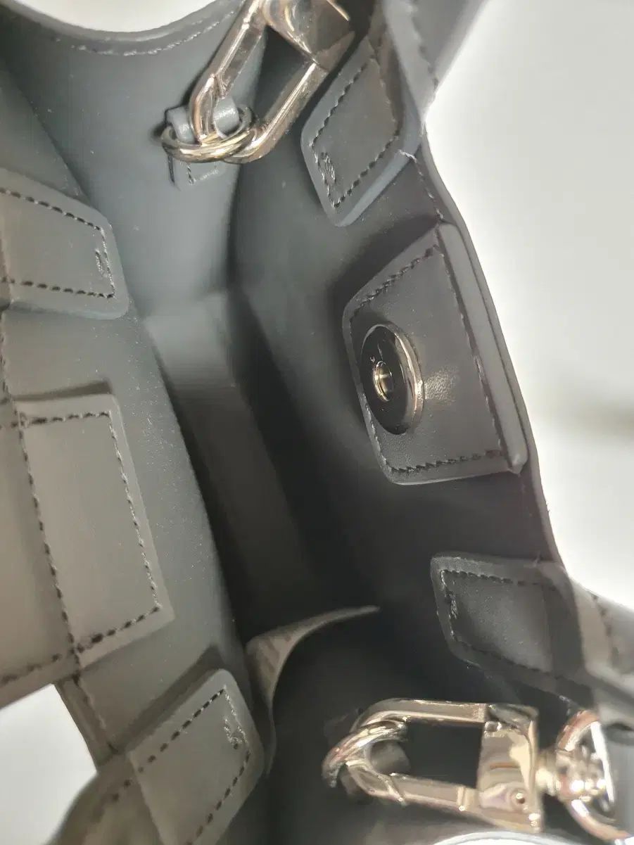 ハンディバッグ