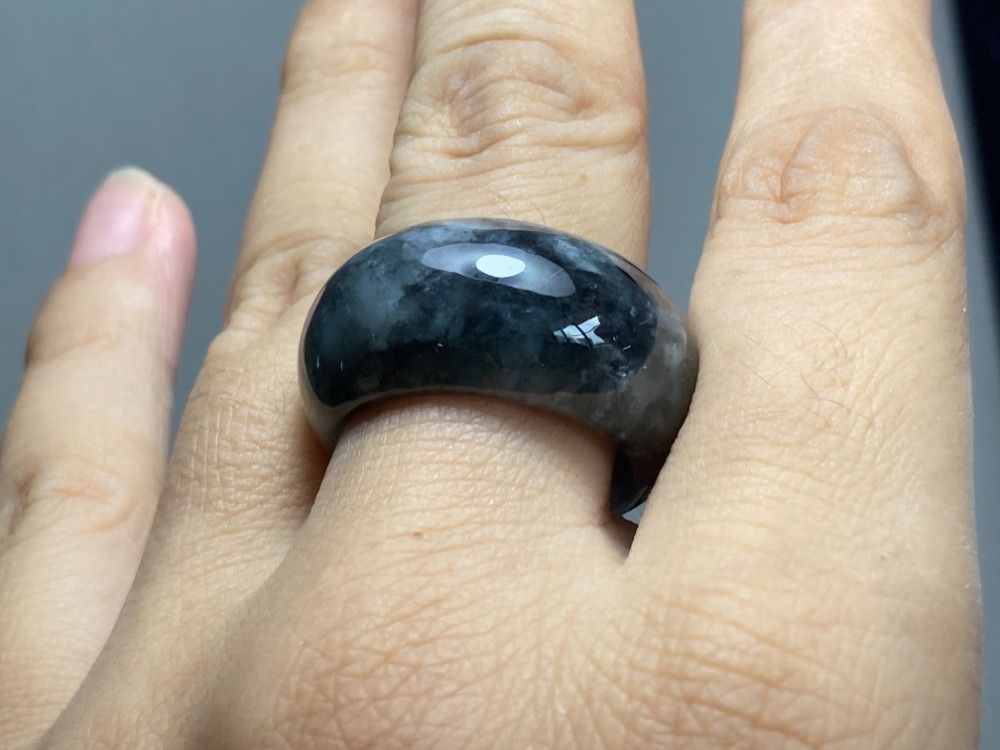 【R641-001】翡翠　くりぬき　リング　一点もの　ミャンマー産　23号 L9-65 一点物 墨緑色 14.0号 ミャンマー産天然 A貨 本翡翠 くりぬき