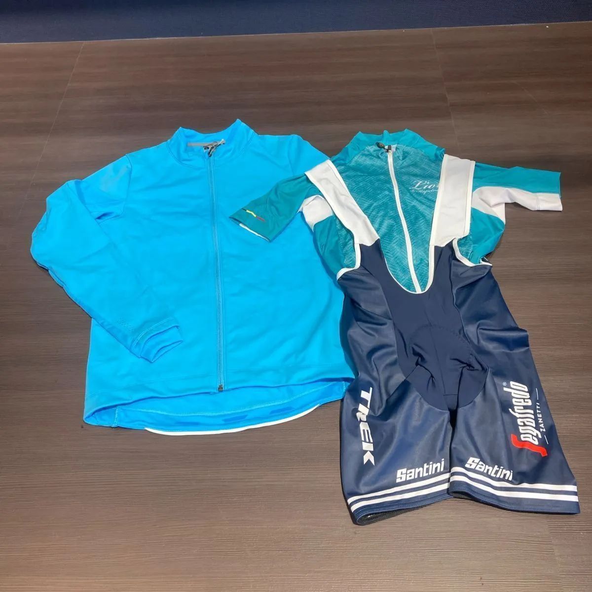 セット品変更しました 更に Men s KAPELMUUR TREK|Bontrager ｱﾊﾟﾚﾙ＆小物 Mｻｲｽﾞ お買い得３点ｾｯﾄ