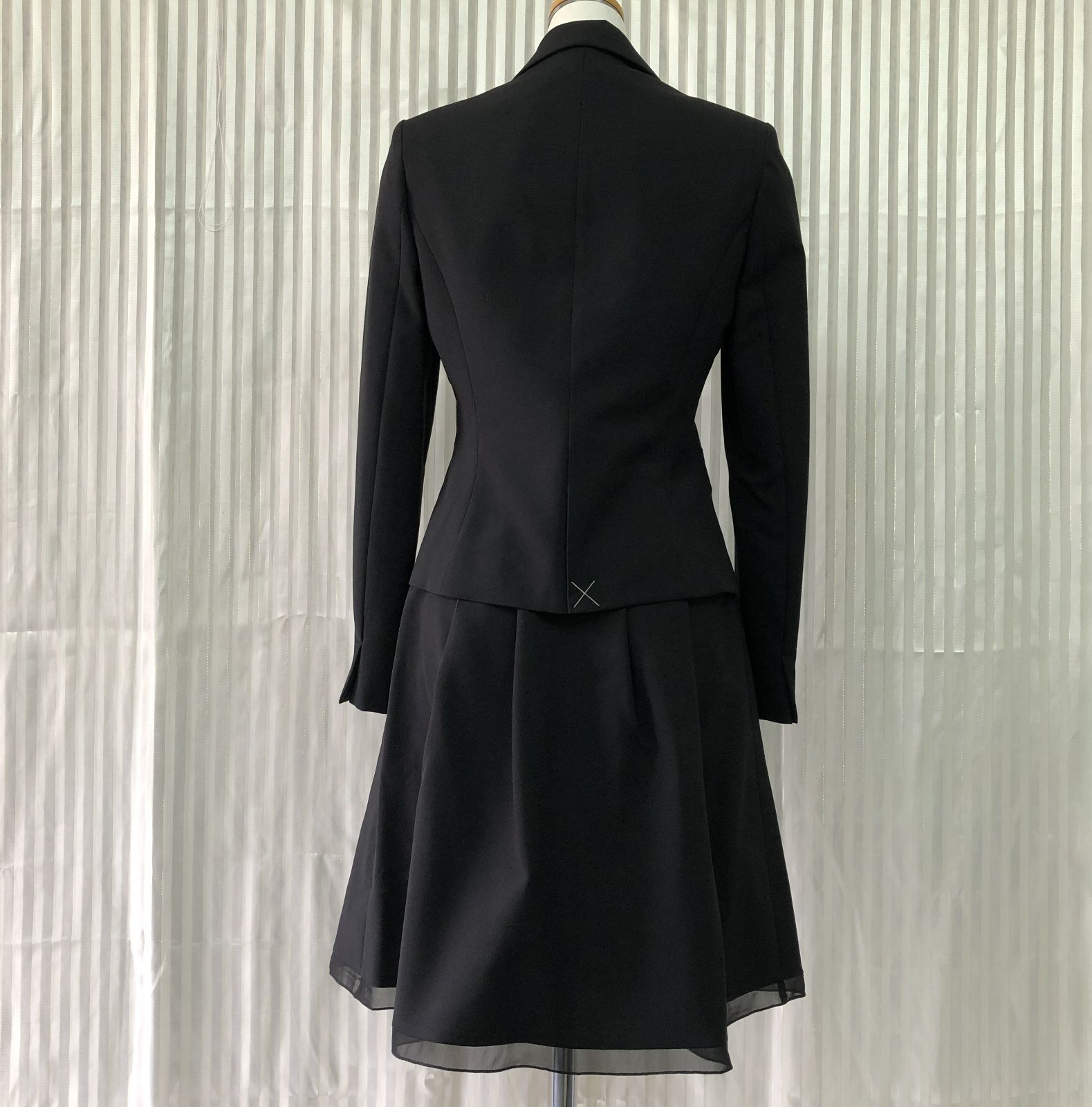 新品☆7号S黒系ストライプ♪タイト＆フレアスカートスーツ♪お