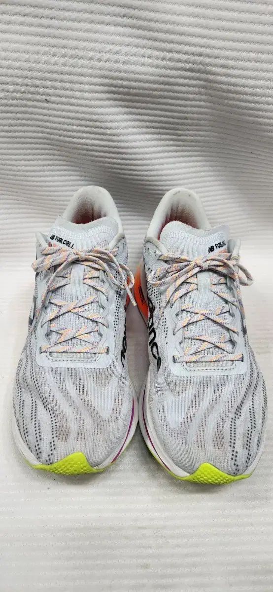New Balance ニューバランス フューエルセル スーパーコンプ トレーナー V2 ランニングシューズ 265 サイズ