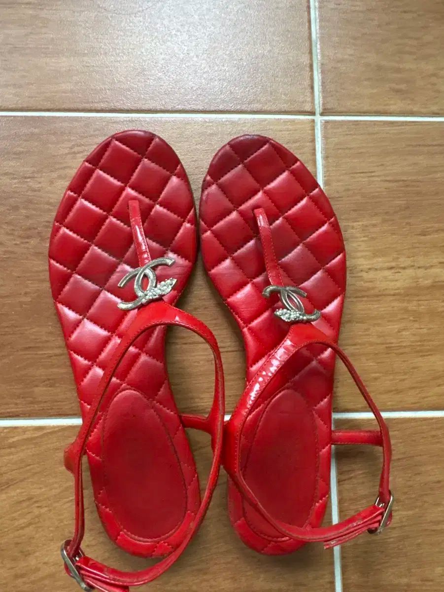 CHANEL シャネル レッド クォルティング サンダル
