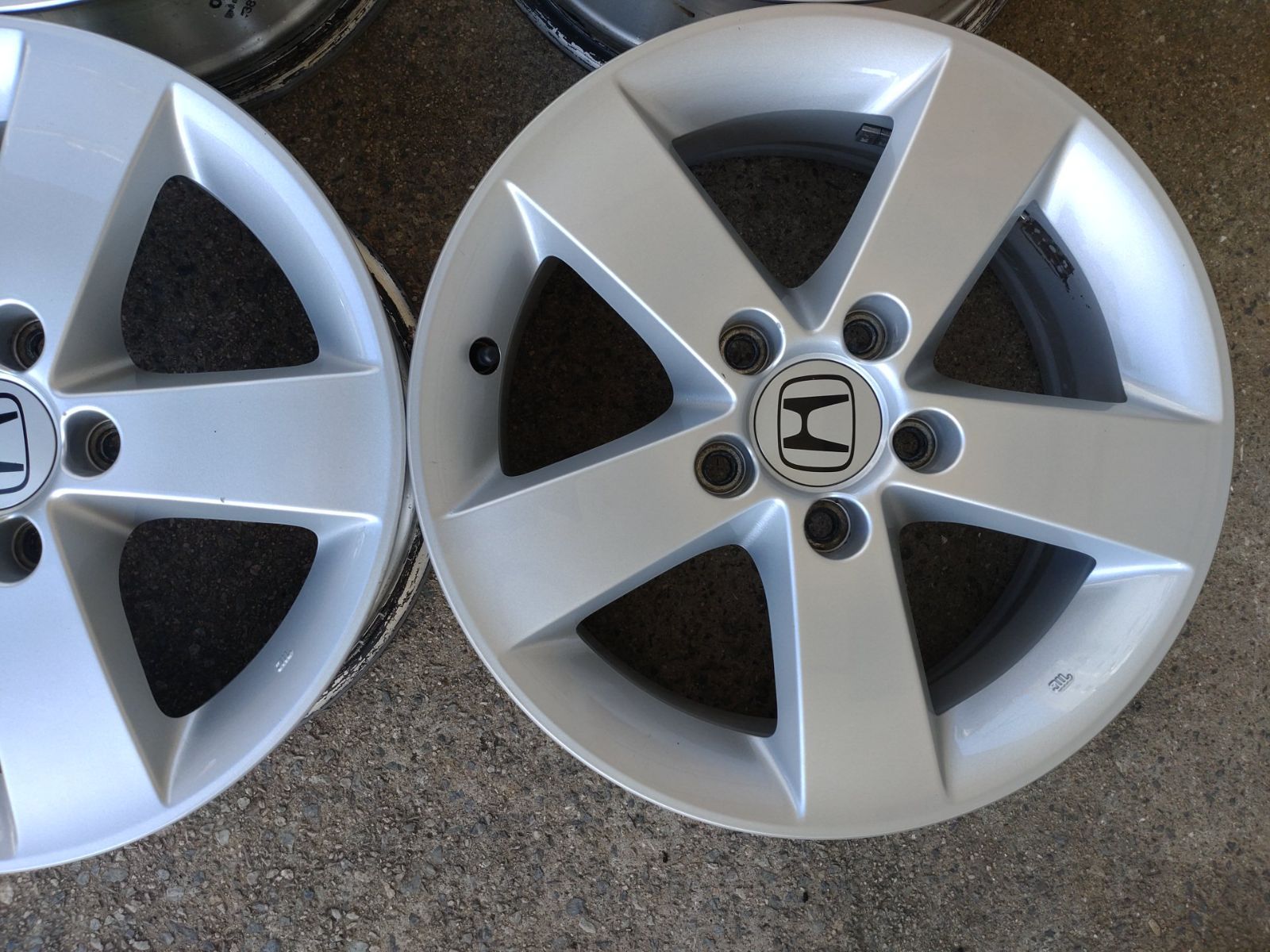 PCD114.3-5H ハブ径Φ64