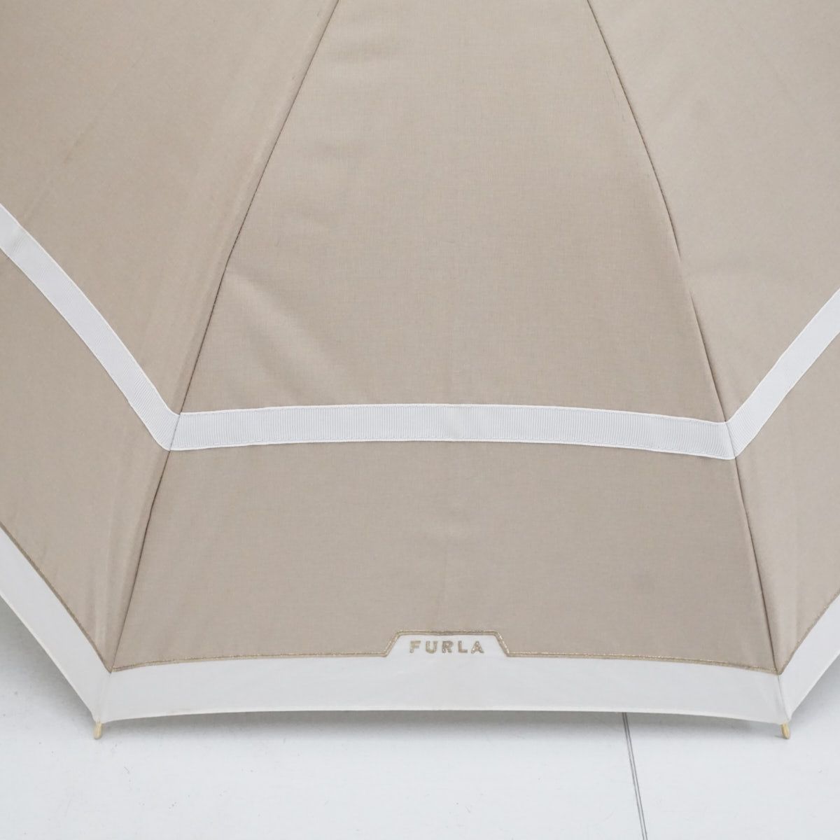 晴雨兼用日傘 FURLA フルラ USED品 一級遮光 晴雨兼用 切り継ぎ