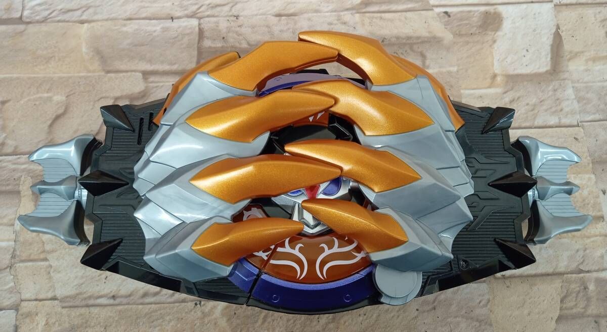 単品)DXプロｰジョンレイジバックル 仮面ライダｰギｰツ - メルカリ