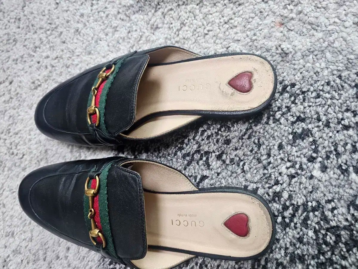 GUCCI