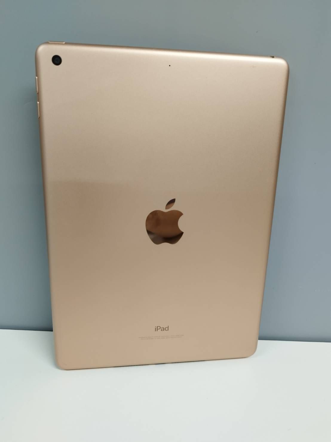 Wi-Fiモデル】iPad 第6世代/A1893/32GB〈MRJN2J/A〉 【公式通販】