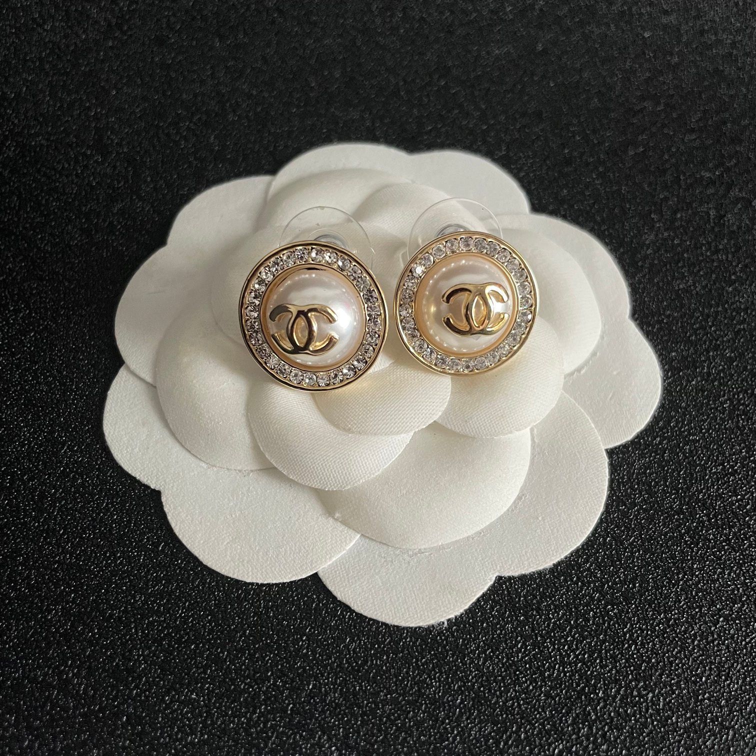 今日特価】CHANEL ヴィンテージ ピアス エレガントデザイン-MM