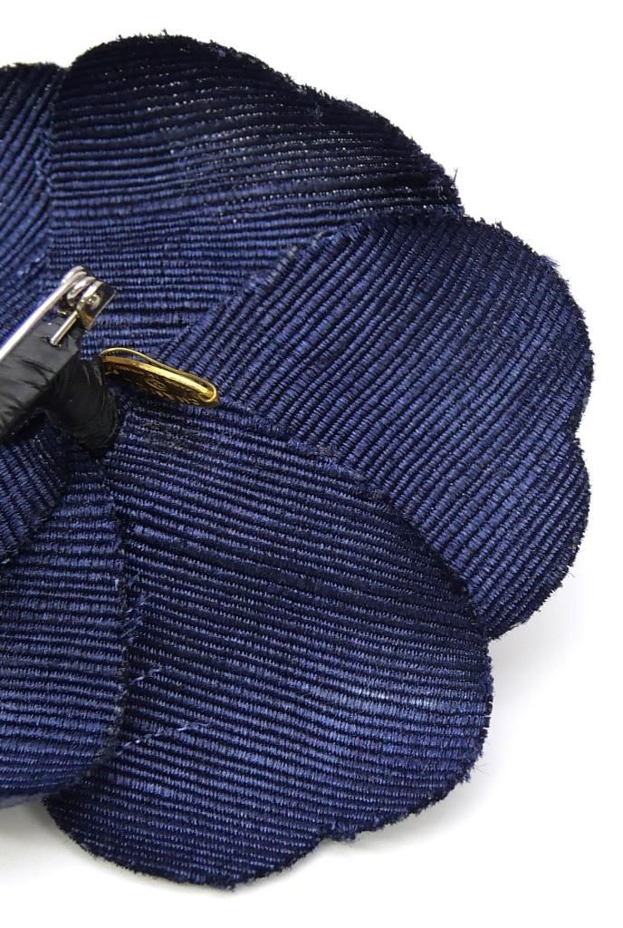 シャネル CHANEL コサージュ ブローチ カメリア ネイビー - メルカリ