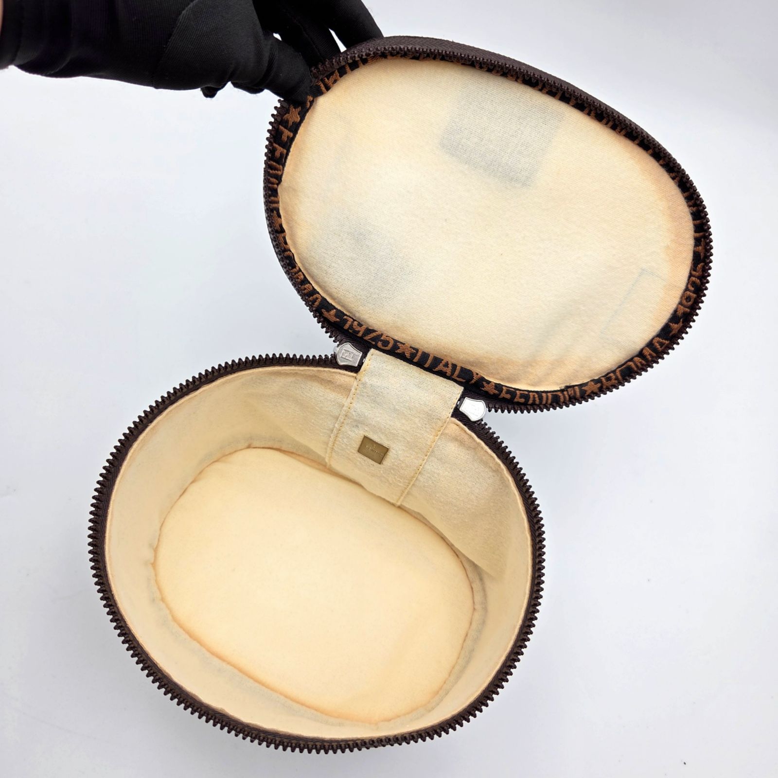 FENDIフェンディ ズッカ柄 レザー×キャンバス バニティバッグ メイクポーチ FENDI - FENDI フェンディ バニティバッグ 化粧ポーチ コスメ