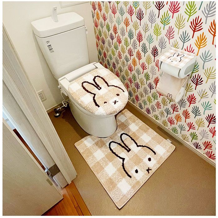 浴室用具 ☆ スヌーピー.花いっぱい/OR ☆ キャラクター トイレマット 58×60cm トイレマット キャラクター 足元マット 便所マット トイレ用品 トイレタリー 滑りにくい トイレグッズ トイレファブリック 洗える 洗濯可 58×60cm 可愛い