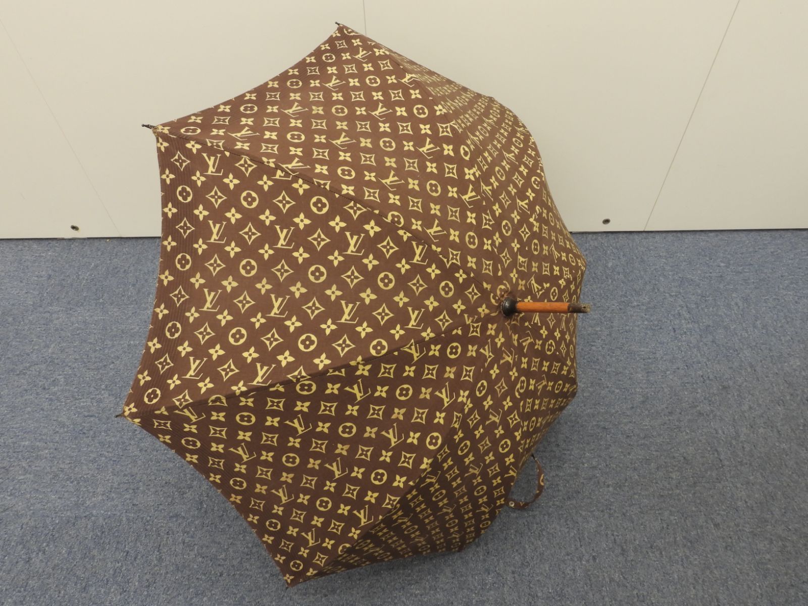 LOUIS VUITTON ルイヴィトン 傘 モノグラム柄 ピンクベージュ LOUIS