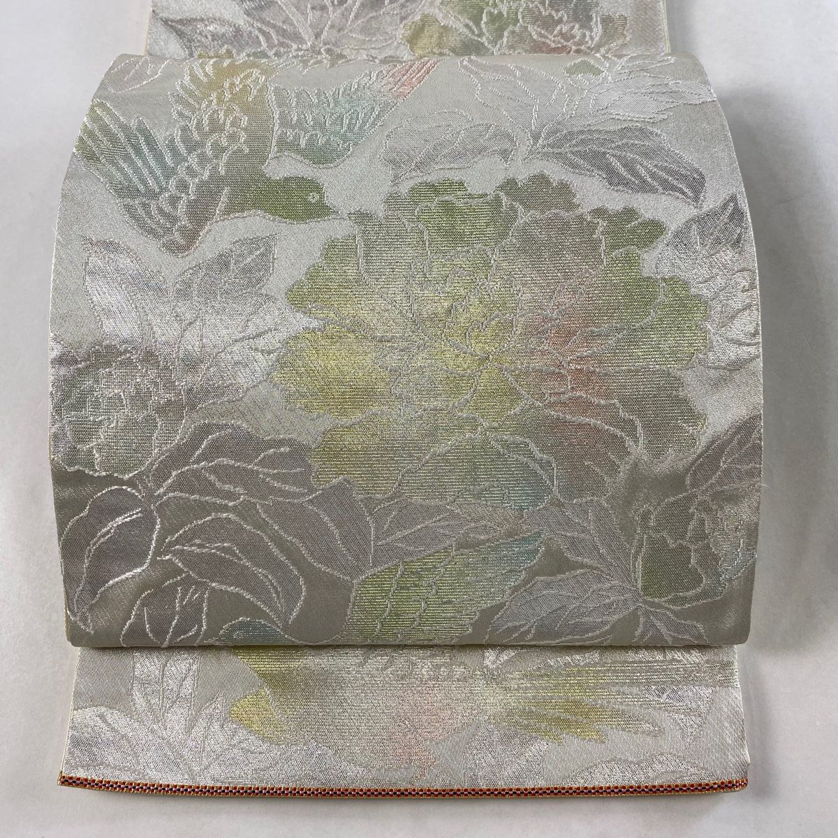 袋帯 逸品 龍村美術織物 落款 たつむら 花鳥苑錦 金銀糸 箔 銀色 袋帯 逸品 龍村美術織物 落款 たつむら 花鳥苑錦 金銀糸 箔 銀色