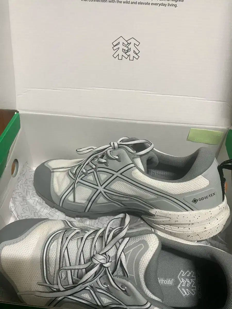 Kolon Sport コーロンスポーツ スニーカー 275