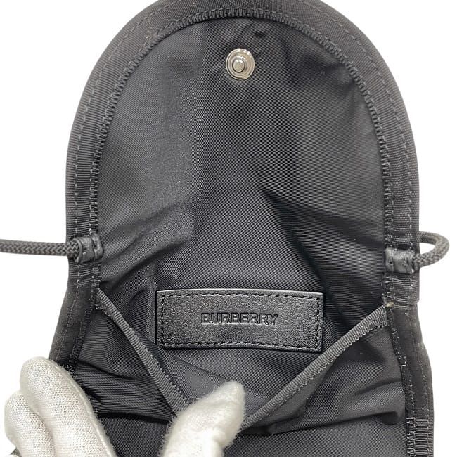 バーバリー ショルダーバッグ ブラック 美品 ナイロン 中古 BURBERRY バーバリー ショルダーバッグ ブラック 美品 ナイロン 中古 BURBERRY