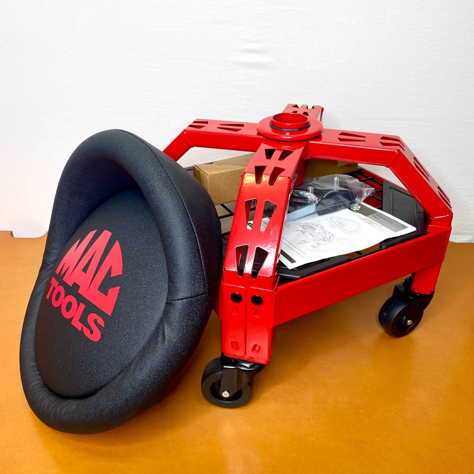 マックツールズ キャスター付きスツール ガレージチェア 作業用チェア メカニックスツール MAC TOOLS 赤