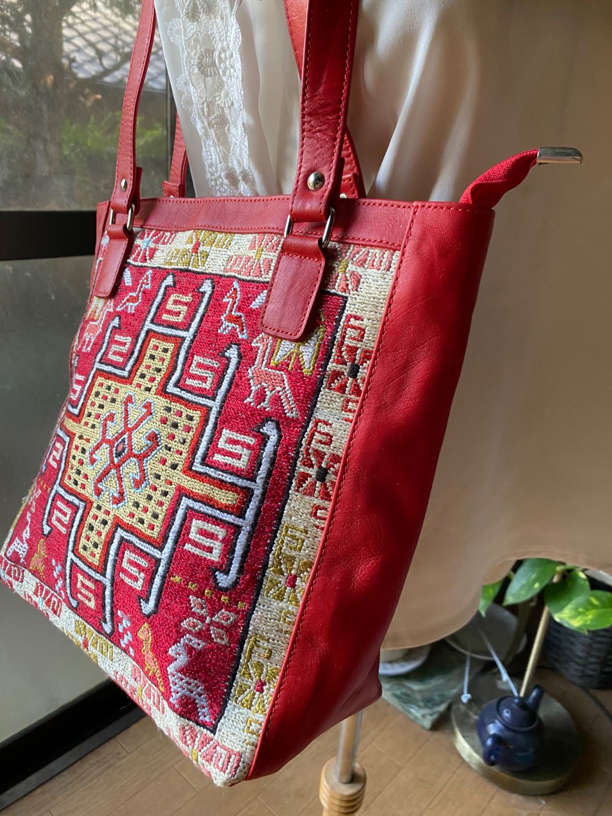 貴重アンティークのシャーサヴァンスマックとても素敵です！動物ぎっしり通関済日本発送送料込1万スタート最低落札価格梨！ 世界中探しても当店のみ！シャーサヴァン族シルクのノアの方舟柄